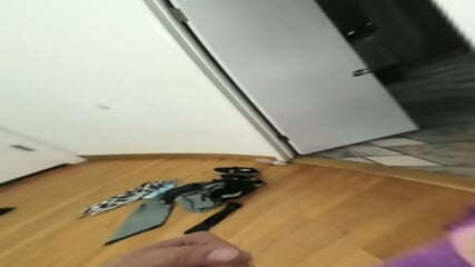 Loba Woulfe  shaking