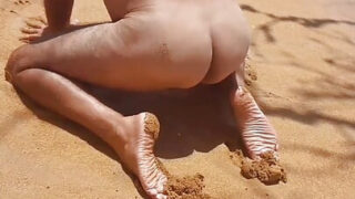 Brasiliansk, voyeur, kjole – offentlig solopigefilm med amatør transvestit, der onanerer