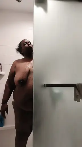 Mature ebony BBW slut takes a deepthroat blowjob then cleans up