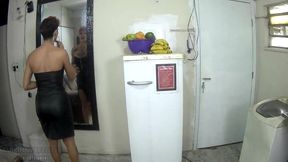 enquanto meu primo esta na escola sua namorada veio me dar a buceta... ( while my step cousin is at school his girlfriend came to give me the pussy ) sabrina prezotte