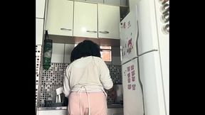 Chubby Housewife Farting While Washing Dishes Voyeur Style
