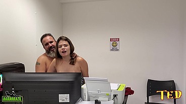 Mais uma novinha que caiu nas garras do diretor no escritório - Pietra Nunes