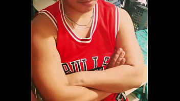 Napajakol ako habang nanonood si insan sa sala