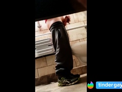 Str8 spy guy in public toilet