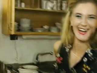 Zwei Typen machen in Disco Termin zum Ficken klar Retro