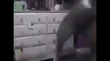 Shemale abriendo las piernas baile sexy