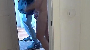boy flashed his boner to the delivery guy and invites him in for some hot fun - FULL VERSION