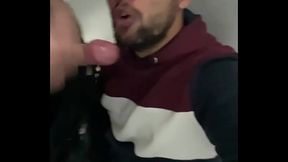 PUT&Atilde_O TENTOU DA A BUNDA NO BANHEIRO E N&Atilde_O AGUENTOU