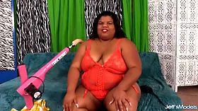 Watch Plumper Peaches Love Seeks Satisfaction from a Sexy Machine