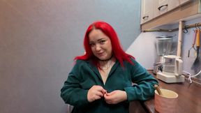 A nice tenant offered me sex, and my wife hasn't given me sex for a long time, so I'm still offering.