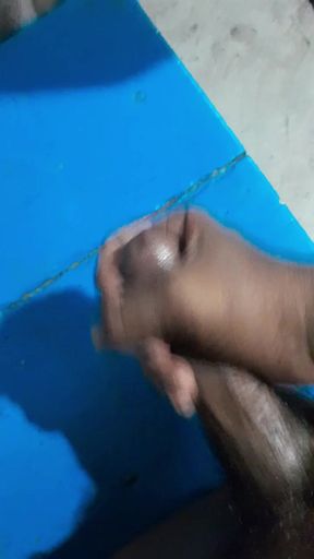 Pump out the water with a fist