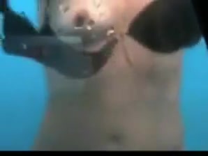 Beach cabin voyeur 7 - 3 of 4