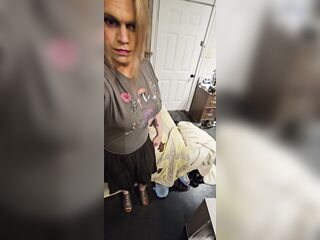 Transgender Outfit of The Day. Do U think I look cute this day?