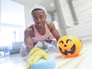 Maid's Cleaning Skills Earn Him A Nice Big Fat Tip