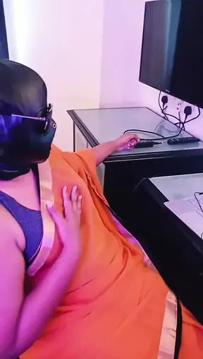 MILF in orange saree plays with her big nips