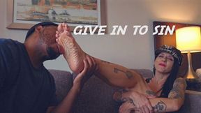 She Mind Fucked Me Into Sucking Her Toes - Morgana Soles