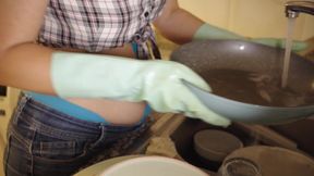 I wash dishes with kinesiotape