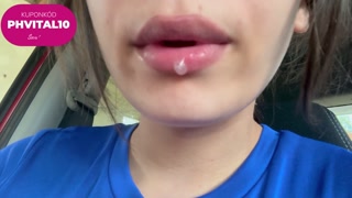 AWESOME SPITTING MOUTH LATINA