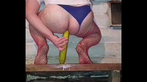 A Russian bitch sold her huge ass for an amateur anal porn shoot!