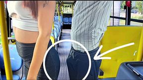 ATEN&Ccedil_&Atilde_O! Este pervertido penetra garotas no &ocirc_nibus por tr&aacute_s!!!