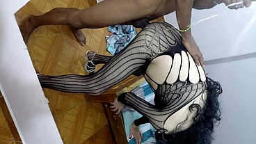 bbc de la enorme vergota de 25 cm folla a pelo a apuesto hombre blanco vestido de femboy y lo hace disfrutar como a una perra ansiosa de macho