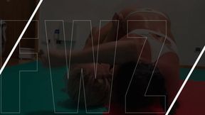 SUPER SESSIONISTS COLLIDE - Lara Vs. Pamela Strong!