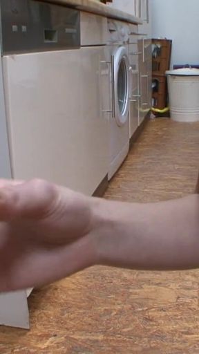 German pissing slave girls - pussy pump