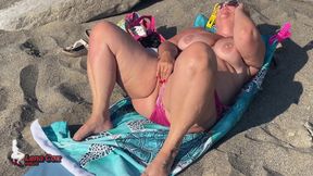 Horny Bikini Bitch Fucks on the Beach - Wet Pussy, Dildo & Explosive Squirts