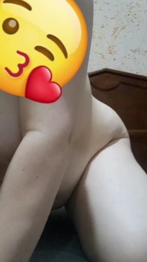 Aunt of Bouira in her brother's room