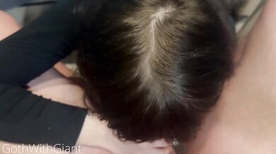 I was watching her porn - she appeared under my table! Goth-Blowjob with cumshot