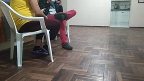 le fui infiel a mi esposa cuando su mejor amiga viene ala casa y se queda en la casa misma cama es una fantasia que todos los hombre queremos cumplir que buena cojida le di