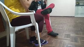 le fui infiel a mi esposa cuando su mejor amiga viene ala casa y se queda en la casa misma cama es una fantasia que todos los hombre queremos cumplir que buena cojida le di