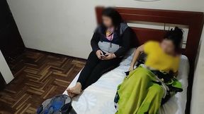 le fui infiel a mi esposa cuando su mejor amiga viene ala casa y se queda en la casa misma cama es una fantasia que todos los hombre queremos cumplir que buena cojida le di