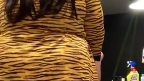 Tran bbw plays with a midget