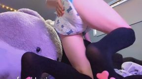 Wetting my puppy fur diaper