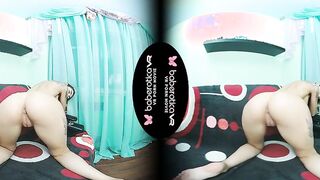 Solo dark haired Alexandra Roz is masturbating into VR