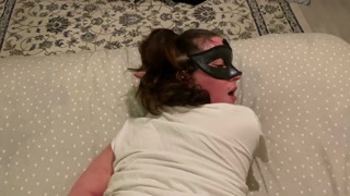 POV STEPSIS pervert se fait frotter par sa stepsis en jouant à mario