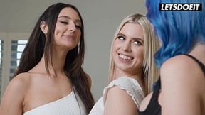 Lesbian lust fest - Jill Kassidy devoured by horny&#x1F975; goddesses