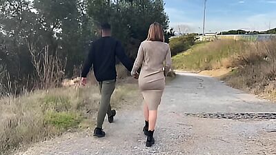 Miss Alessandra is so horny that she ends up failing Jesus Reyes in a field in broad daylight