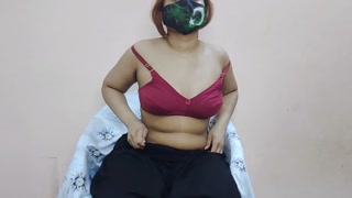 Pakistani Mature Horny Woman Playing with Tight Pussy-Load Moaning 🔥