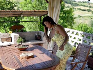 A Colombian angel gets banged outdoors in Italy by a stranger with a biggest dong - Mariana Martix - Vincenzo Davorio