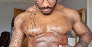 Who Loves a Chest Bounce and Nipples Play.
