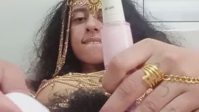 Latina arabian Bibi Hourani double-dildoing her own hairy pussy