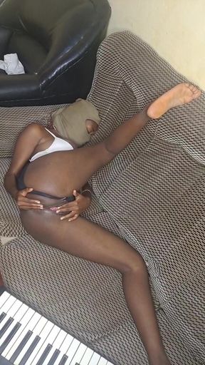Xxxx Pissing on Bedsheet