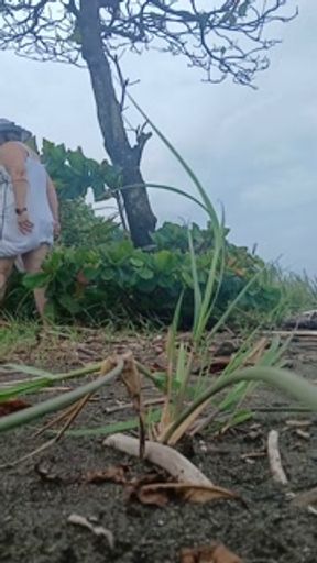 P1SSQUEEN pisses on the beach in Costa Rica