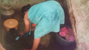 Tamil Stepaunty Bathing Porn Video in Village