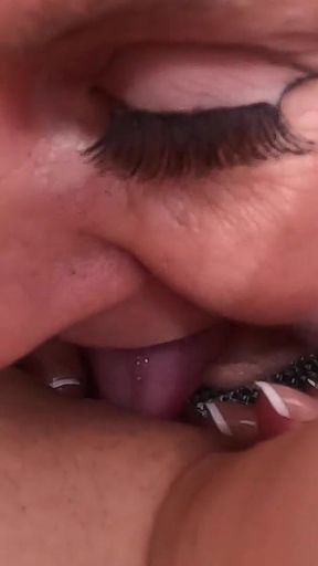 Taking Turns Licking Eat Other's Pussy