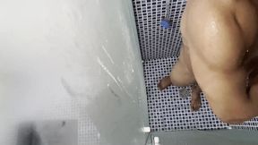 tomando um banho bem gostoso