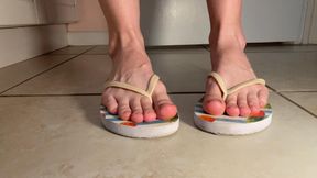 Do these flip-flops make my toes look big?