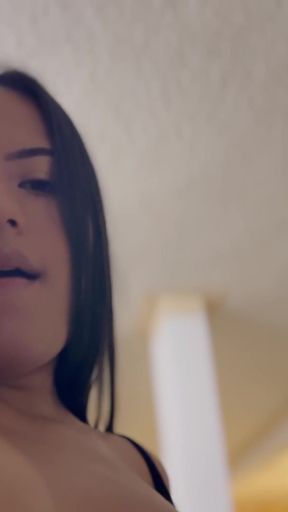 Powerful moment from &quot;I&#039;m staying at home with this girl&quot;